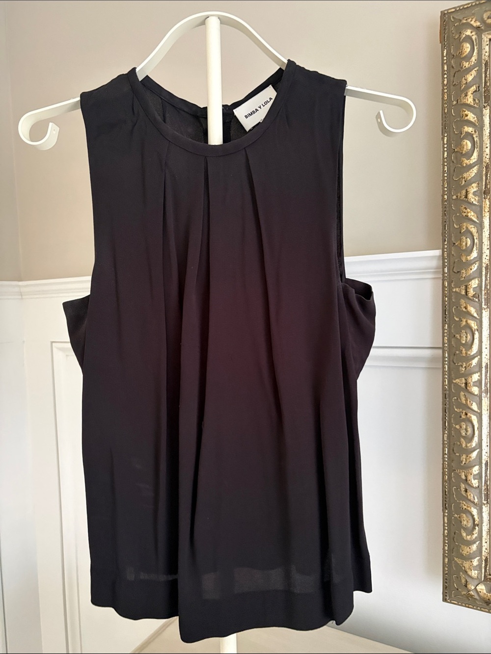 BImba y Lola Black Pleated Front Sleeveless Camisole